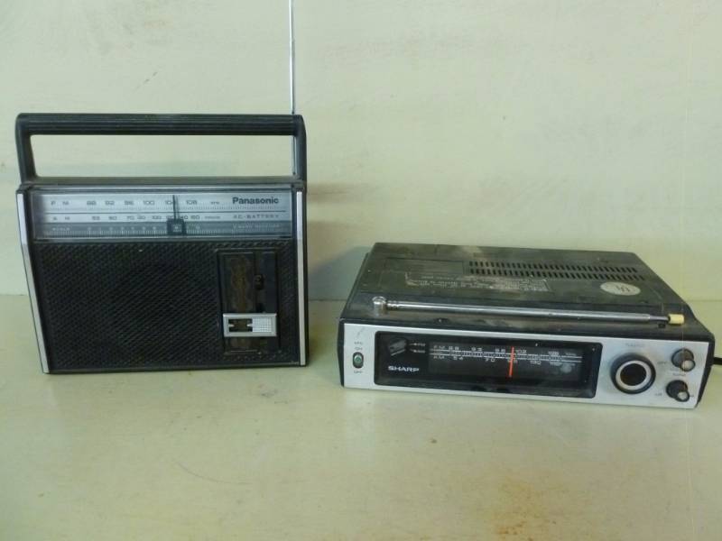 lot 107 image: Radio