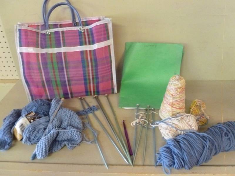 lot 108 image: Knitting Items