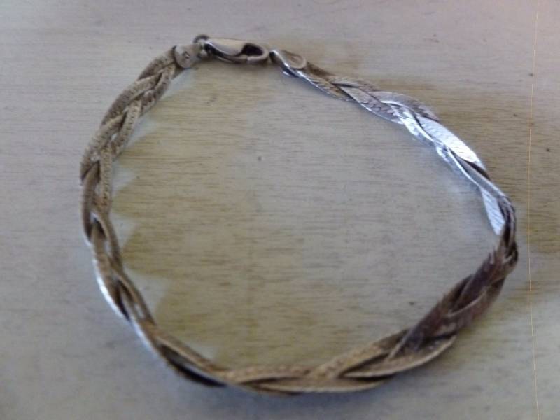 lot 120 image: Sterling Jewelry