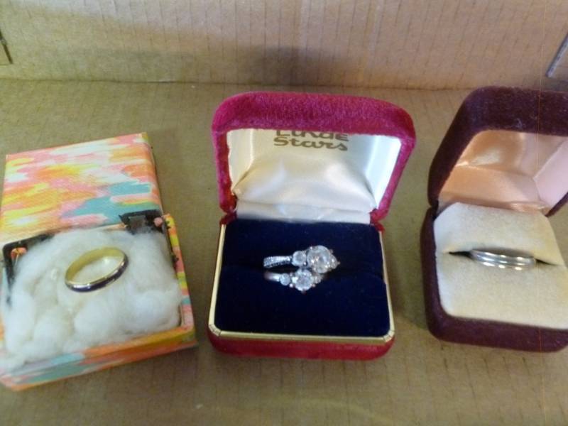 lot 126 image: Rings