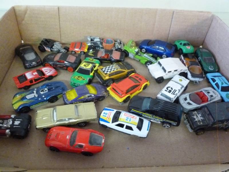 lot 160 image: Matchbox Cars