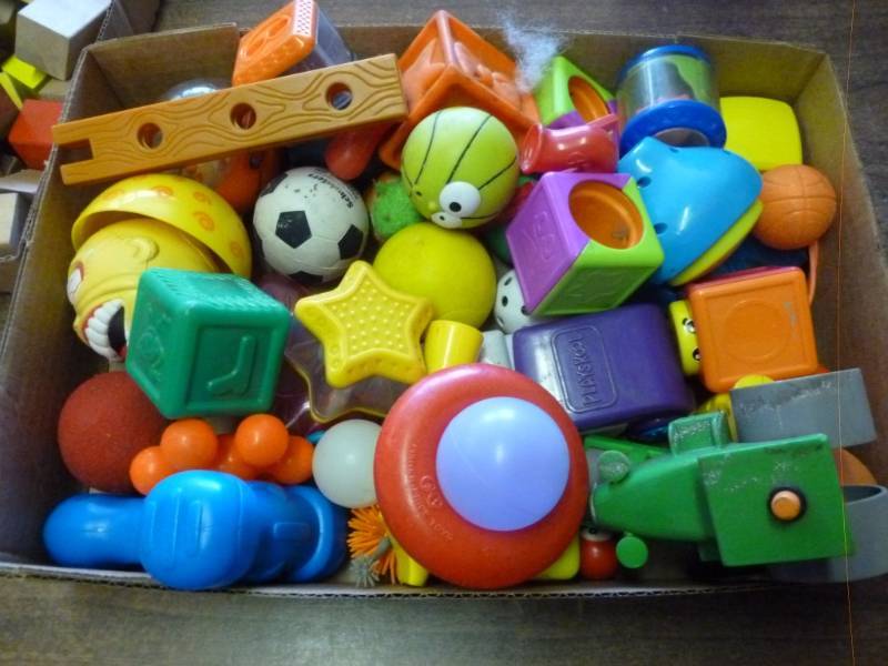 lot 165 image: Toddler Toys