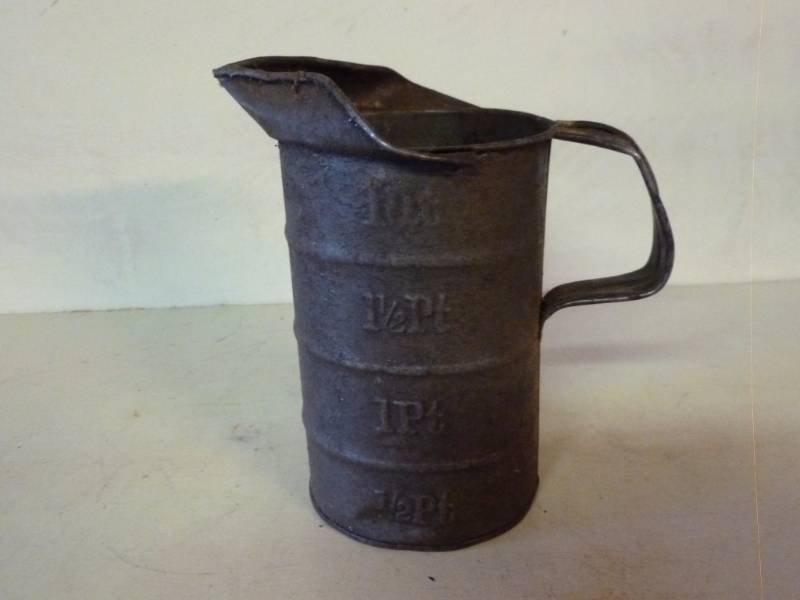 lot 185 image: Vintage Oil Can