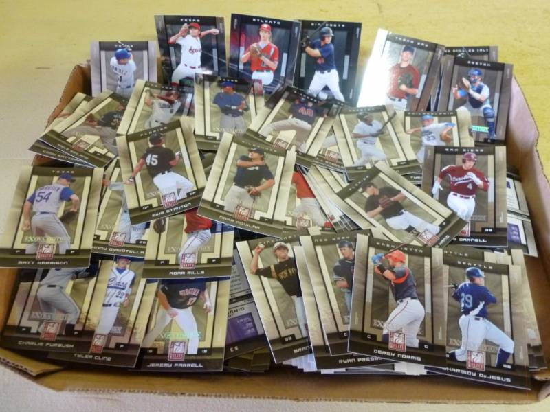 lot 210 image: Sports Cards