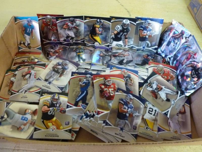 lot 213 image: Sports Cards