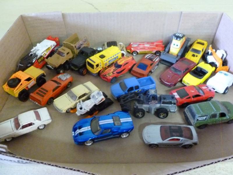 lot 223 image: Matchbox Cars