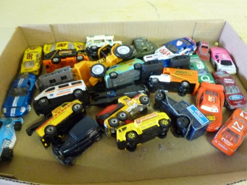 lot 225 image: Matchbox Cars