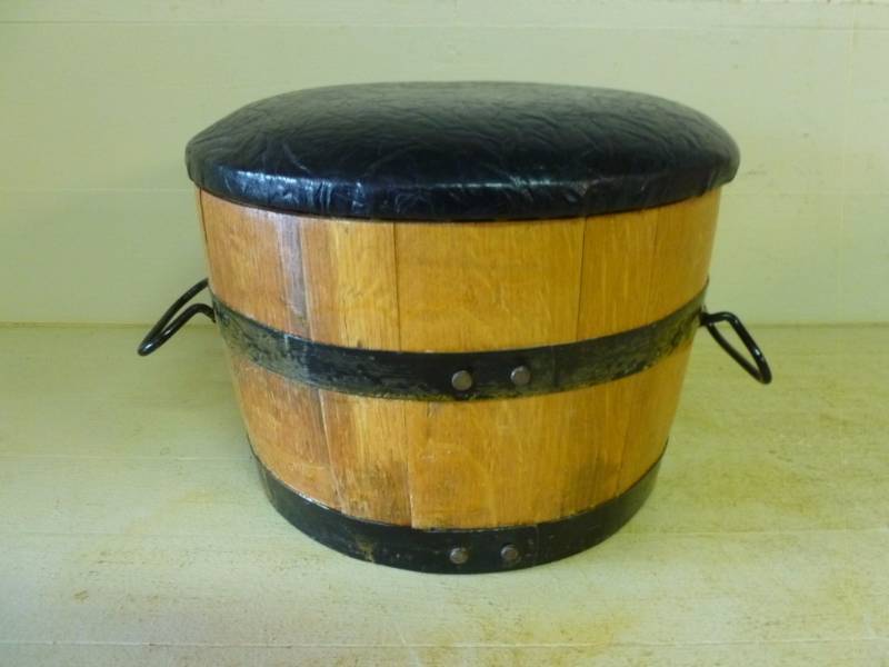 lot 232 image: Shoe Shine Barrel