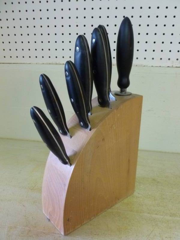 lot 235 image: Kitchen