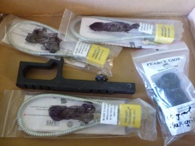 lot 256 image: Pistol Grip