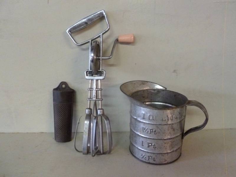 lot 309 image: Vintage Kitchen