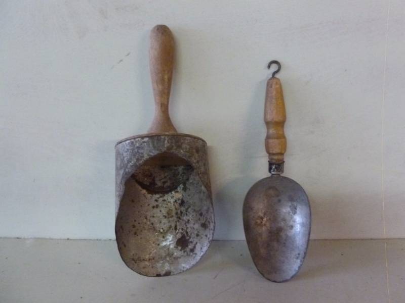 lot 310 image: Vintage Kitchen