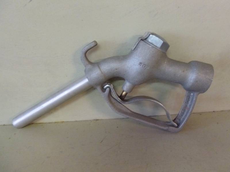 lot 326 image: Gas Nozzle