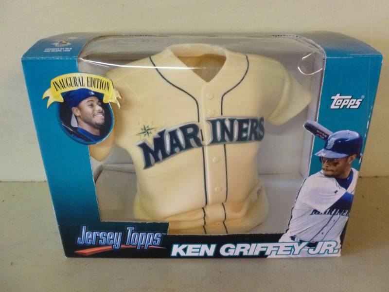 lot 331 image: Sports Collectible