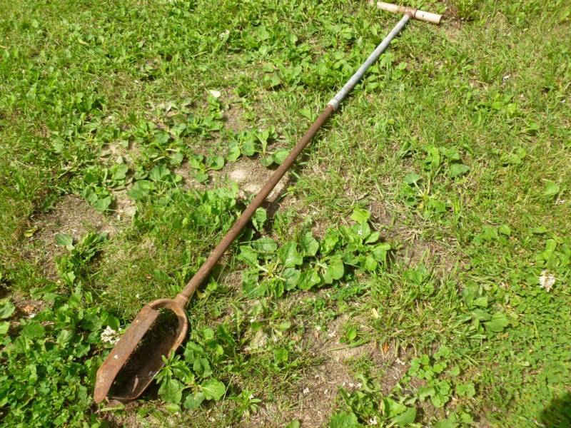 lot 346 image: Post Hole Digger
