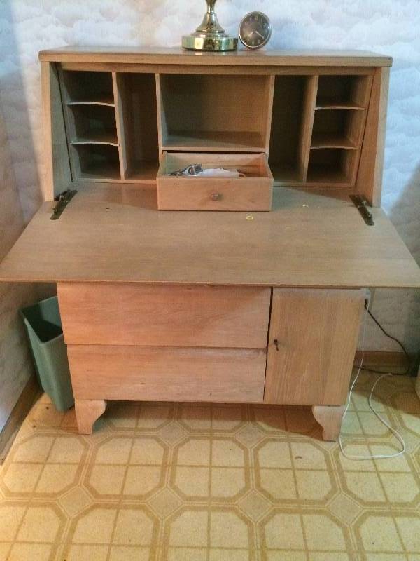 Vintage Secretary Desk with Lamp