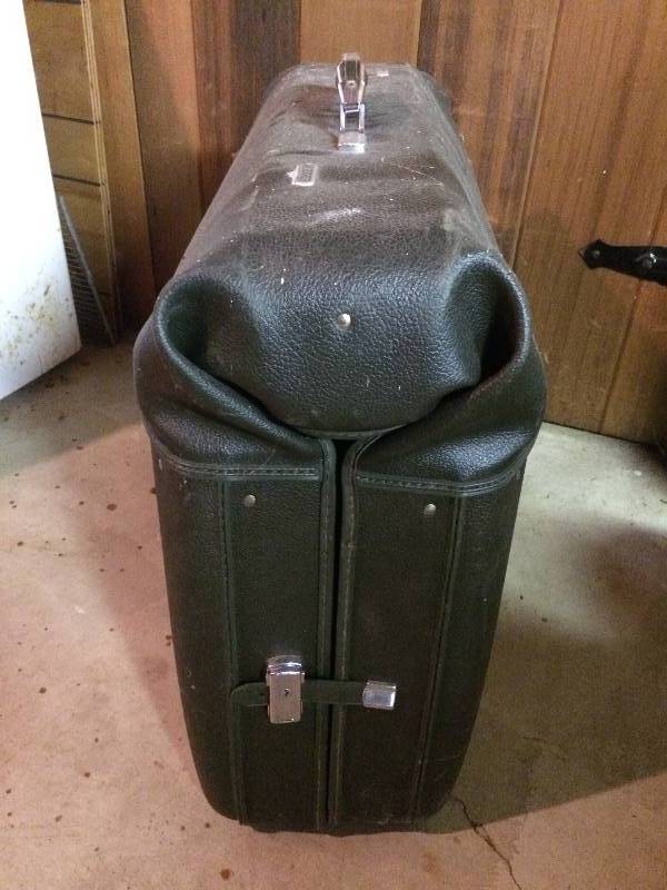 lot 239 image: Vintage Garment Suitcase