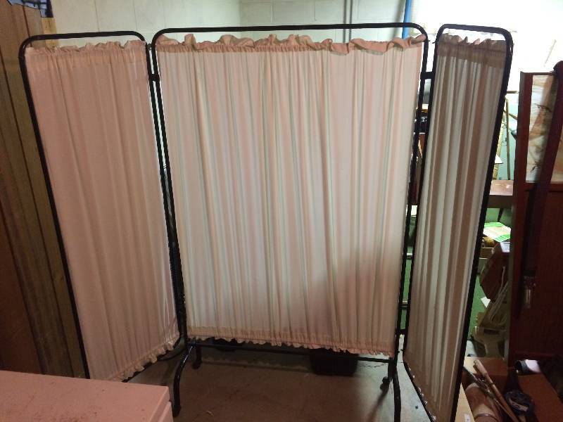 Vintage Privacy Changing Screen Rosemount Estate Auction 3 KBID