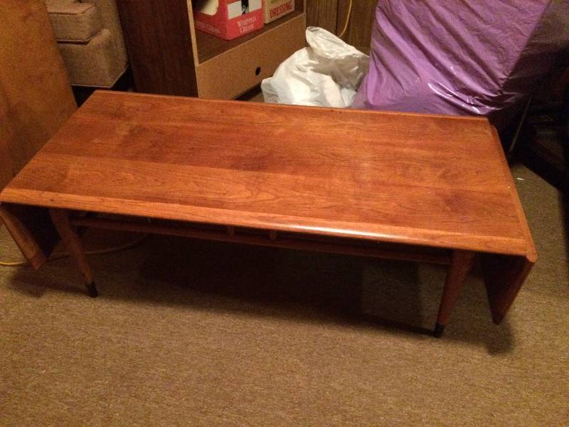 lot 290 image: Vintage Coffee Table