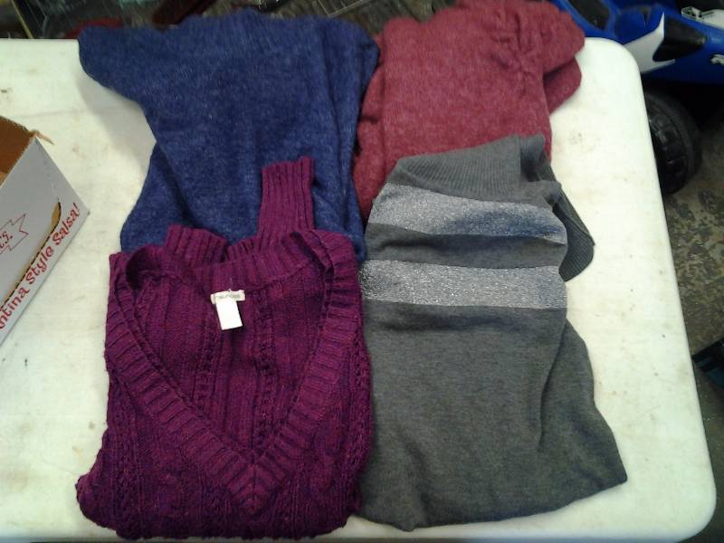 4 Sweaters Size S