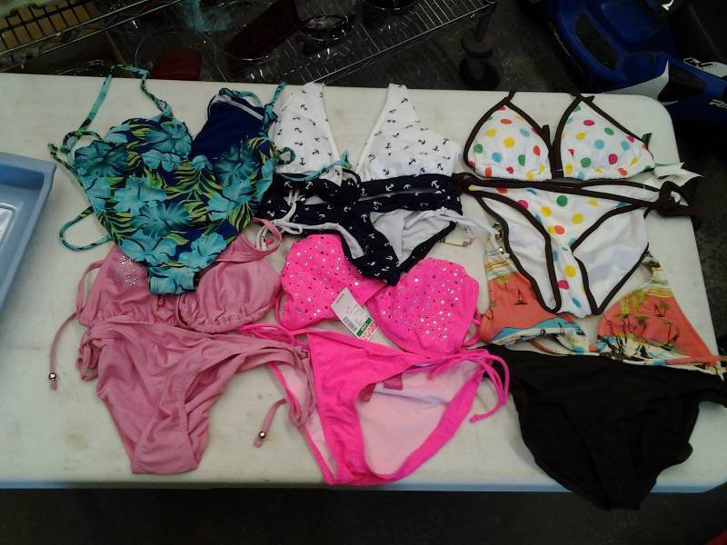 6 Bikinis Size SM