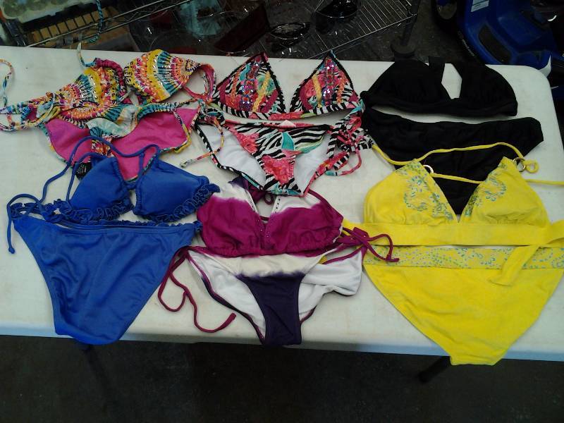 6 Bikinis Size SM