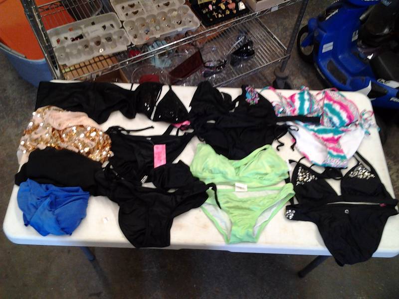 6 Bikinis Size SM