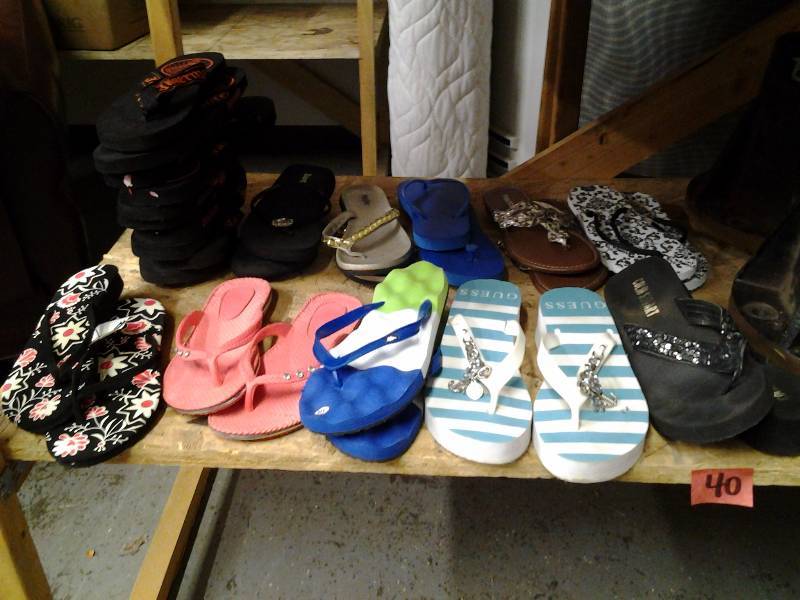 15-Pair Flip Flop Sandals (Size 6)  Some New