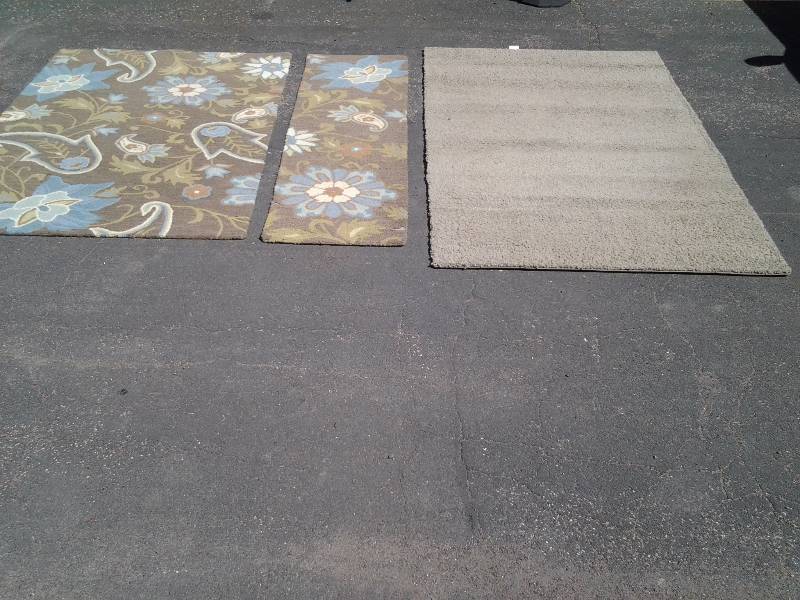3 rugs 60 x 96, 2 Matching Dual Floral 25 x 80, 60 x 84