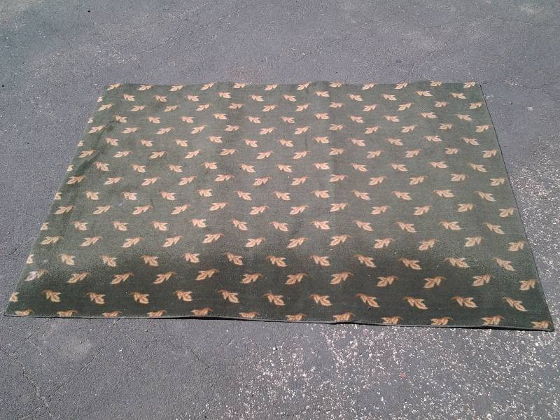 Green Leaf Pattern Rug 29 x 70