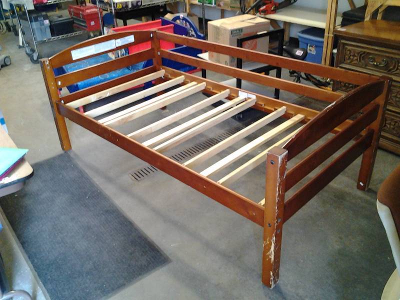 Single (Twin Size) Wood Kids Day Bed