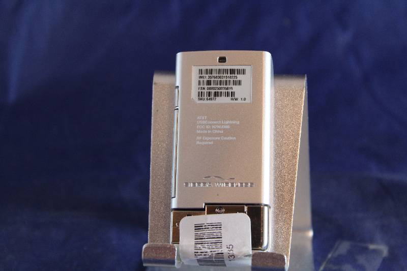 lot RH-1335 image: AT&T USB Hotspot RETAIL VALUE $45 (C1)