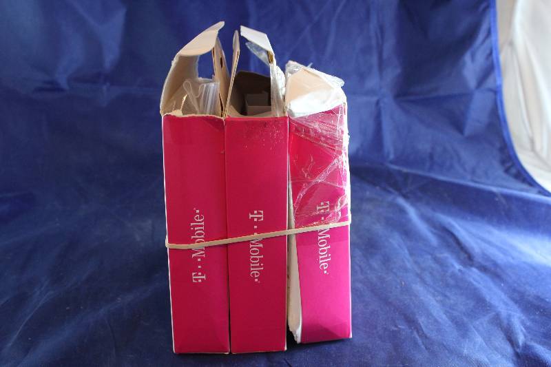 lot L77-3ZTE image: Lot of 3 T-Mobile ZTE MF64 Hotspots RETAIL VALUE $100 (C4)