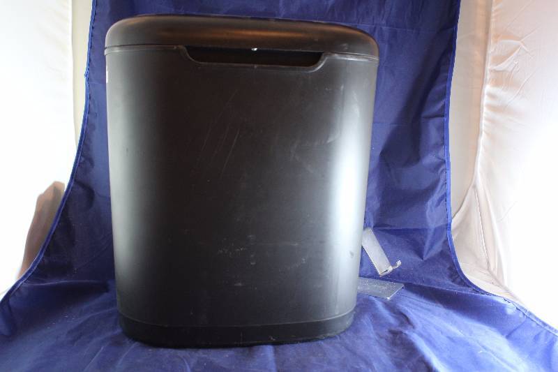 lot SHREDDER image: GearHead paper Shredder RETAIL VALUE $120 (C4)