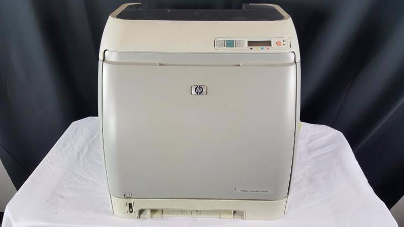 lot PRINT1 image: HP Color LaserJet 2605dn RETAIL VALUE $150 (C5)