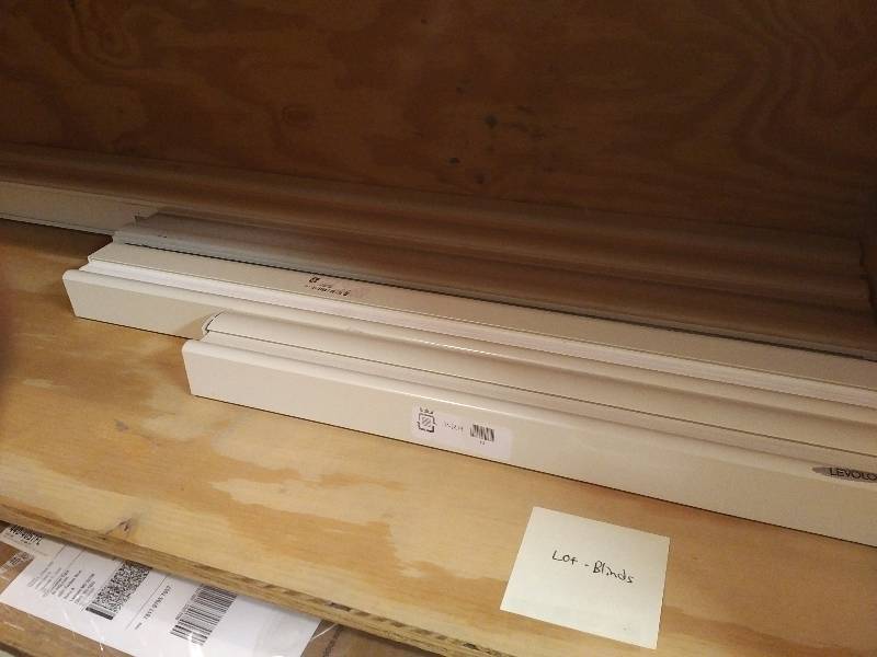 lot LOT-BLINDS image: 18 2x24 34 & 38 Window Blinds (C3)