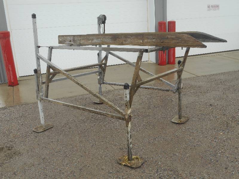 lot 3 image: Aluminum-Framed Hand-Crank Personal...
