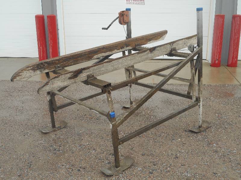 lot 4 image: Aluminum-Framed Hand-Crank Personal...