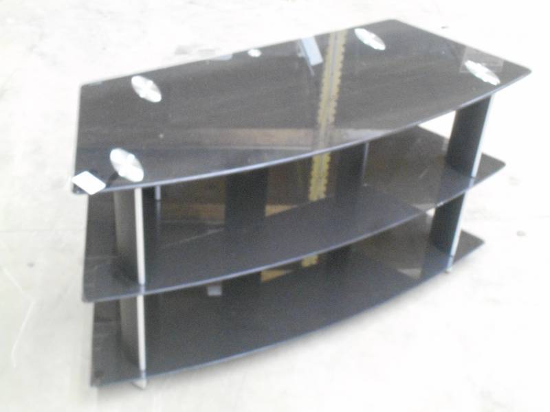 lot 28 image: Nice Heavy Duty 3-Level Glass-Shelf...