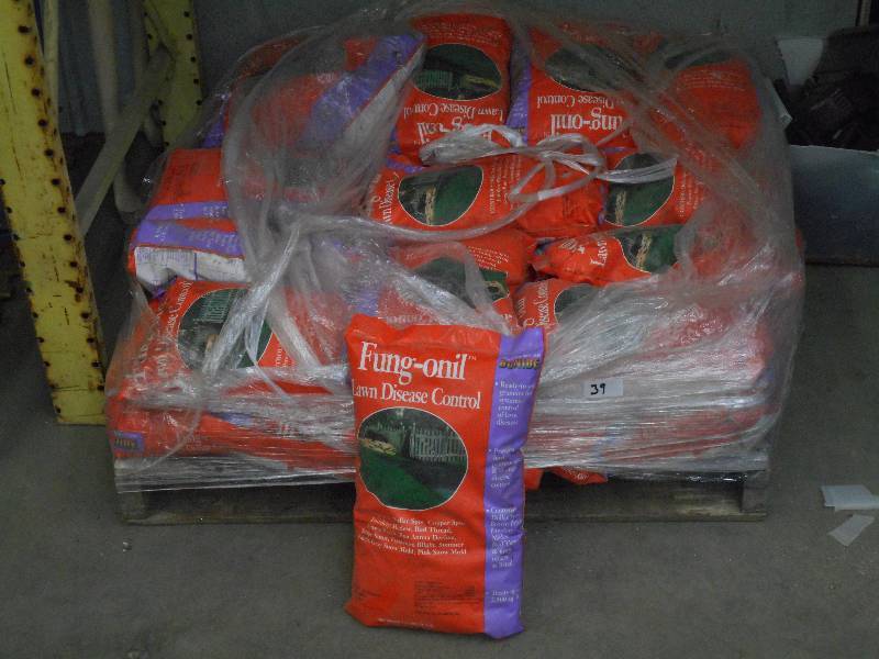 lot 39 image: Pallet Of Approx (24) Bags Of Fung-...