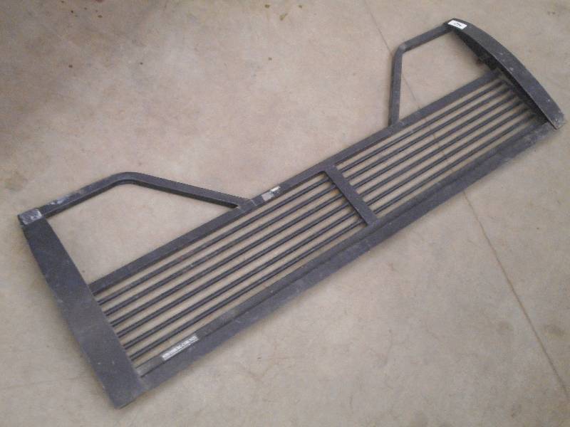 lot 40 image: Full-Sized Air-Flow Tailgate, Unkno...