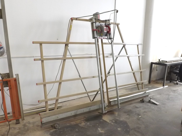 lot 12 image: Heavy Duty Milwaukee 2.5HP Panel Saw wExtension