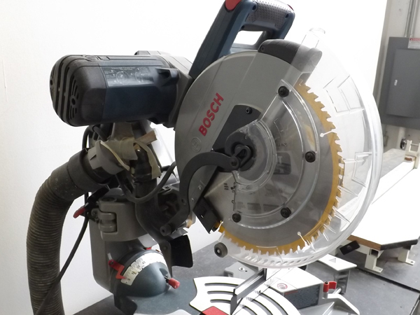 Bosch GCM12SD 12" Dual-Bevel Articulating Miter Saw | EC #166 Stage