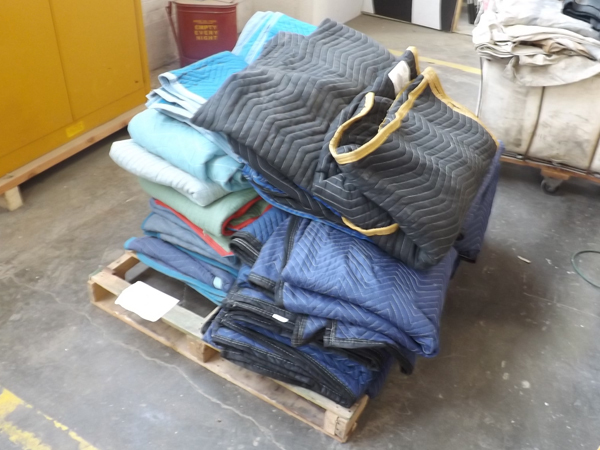 lot 69 image: Pallet of PackingMoving Blankets