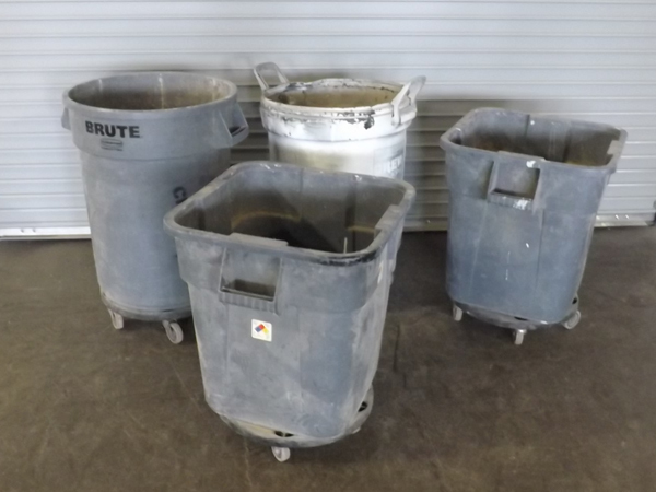 lot 138 image: Lot of 4 Industrial Grade Rolling Trash Bins