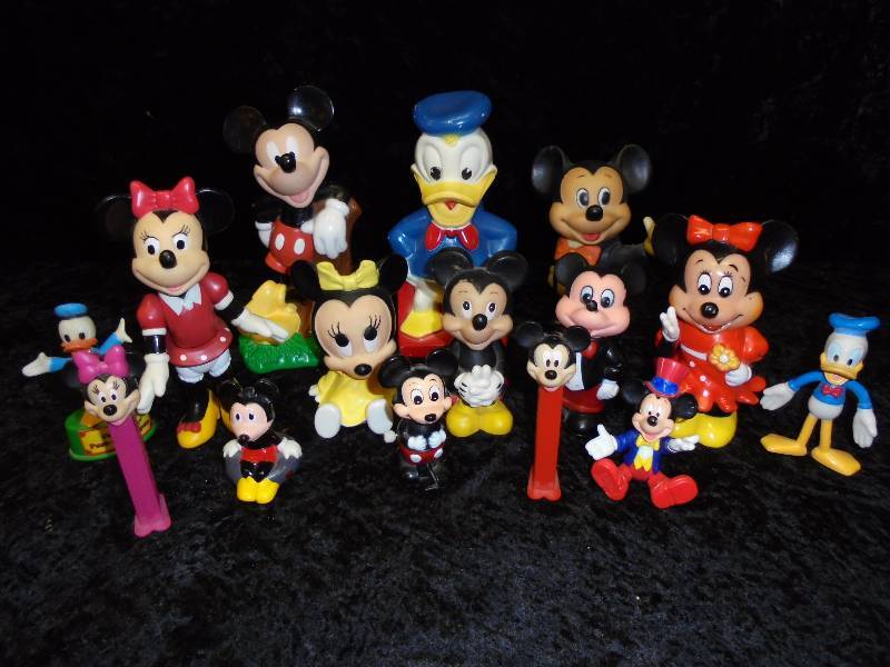 lot 9 image: Lot - Vintage Toys - Mickey Mouse, etc