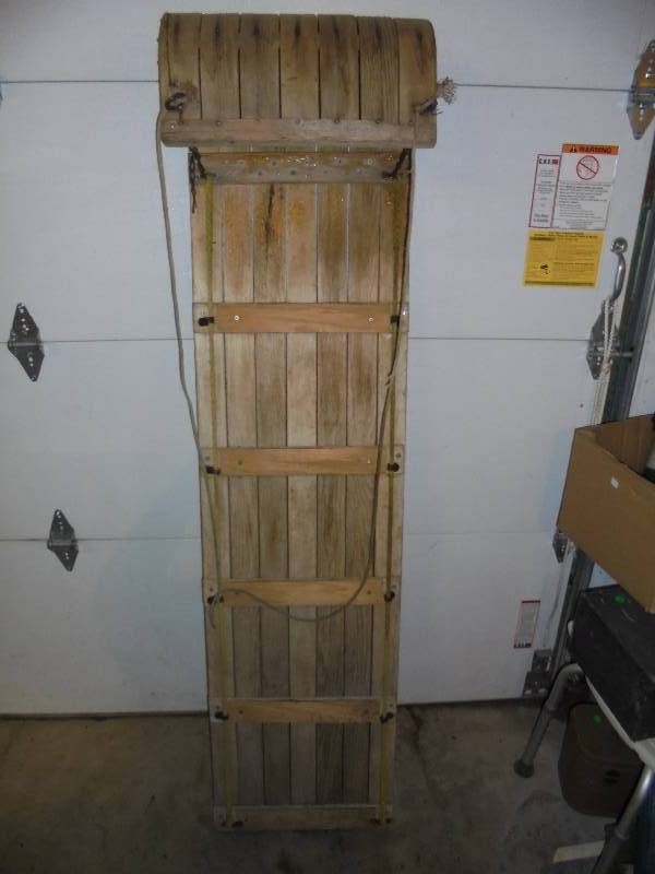 lot 12 image: Wood Taboggen, 6ft