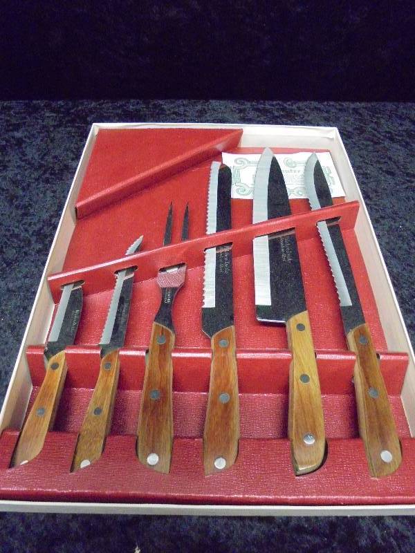 lot 16 image: Alan Roberts Cutlery Set - Never used