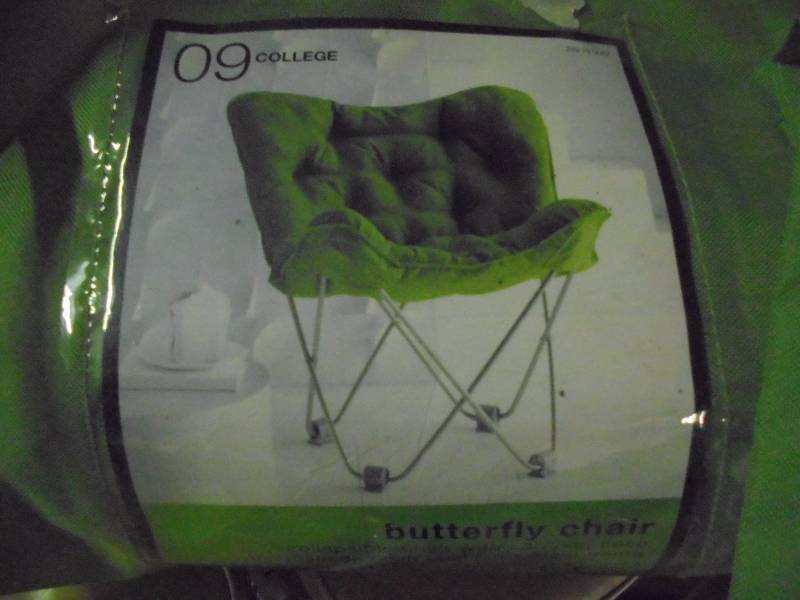 lot 31 image: Green Collapsable Butterfly Chair with Case