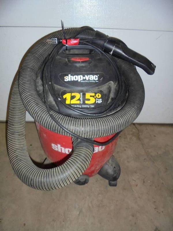 lot 36 image: 12 Gallon Shop Vac